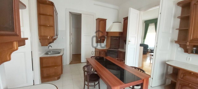 Kiadó téglalakás, albérlet, Pécsett 280 E Ft / hó, 3 szobás