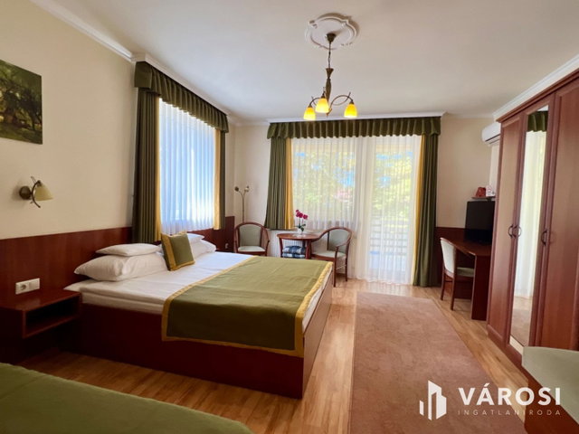 Eladó hotel, Siófokon 599 M Ft, 13 szobás / költözzbe.hu