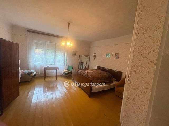 Eladó családi ház, Csongrádon 19.5 M Ft, 3 szobás