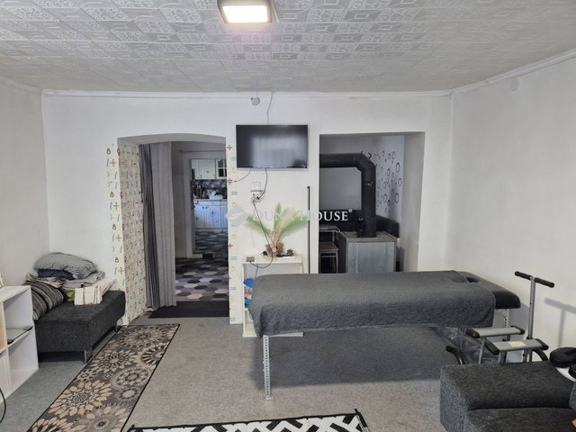 Eladó családi ház, Sárbogárdon 28 M Ft, 2 szobás