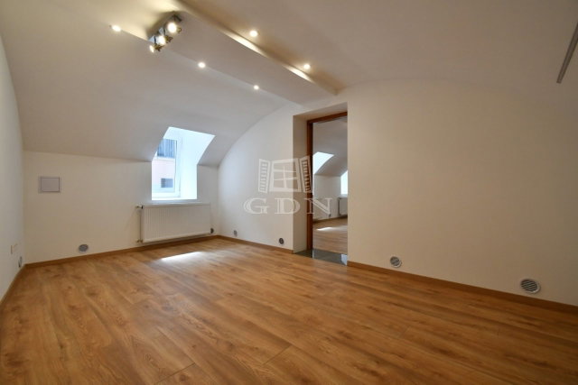 Eladó üzlethelyiség, Székesfehérvárott 35 M Ft