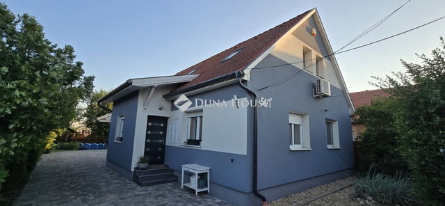 Eladó családi ház, Adonyban 95 M Ft, 4 szobás