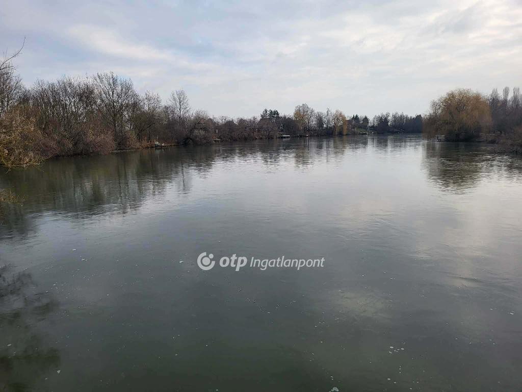789 m² · 16.990.000 Ft