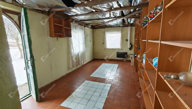 Eladó üzlethelyiség, Sajószentpéteren 19.99 M Ft, 4 szobás