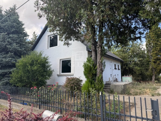Eladó családi ház, Velencén 69.5 M Ft, 2 szobás