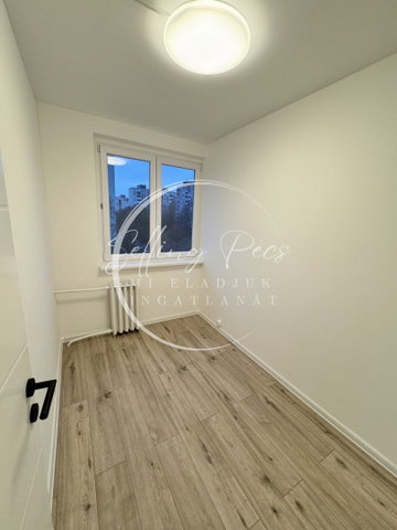Eladó panellakás, Pécsett, Gosztonyi Gyula utcában 41.9 M Ft