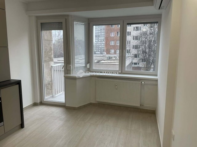 Eladó téglalakás, Pécsett 66 M Ft, 2 szobás