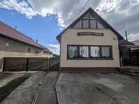 Eladó hotel, Szatmárcsekén 64.99 M Ft, 6+3 szobás