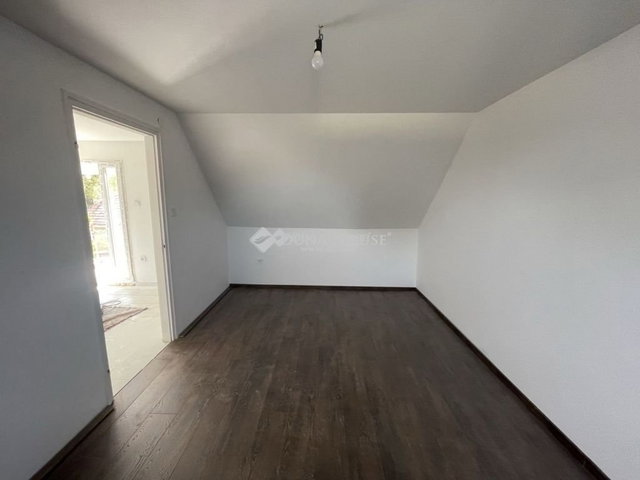 Eladó családi ház, Kecskeméten 99.9 M Ft, 5 szobás