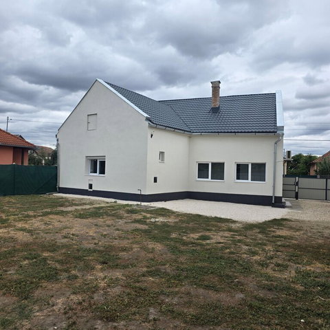 Eladó családi ház, Hajdúszováton 41.9 M Ft, 2 szobás