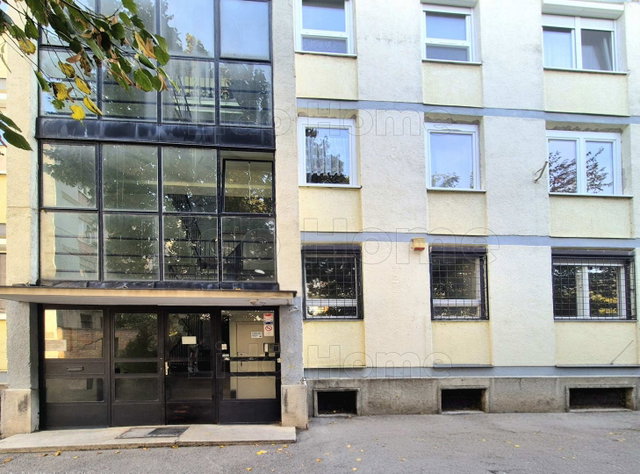 Eladó téglalakás, Győrött 43.99 M Ft, 2 szobás
