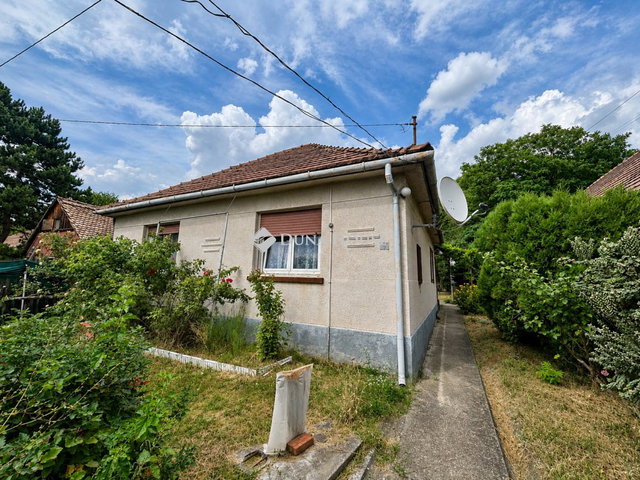 Eladó családi ház, Sárisápon 44.5 M Ft, 3 szobás
