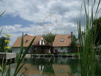 Eladó hotel, Lesencetomajon 300 M Ft, 11 szobás