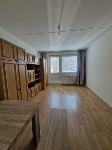 Eladó panellakás, Pécsett 39.5 M Ft, 1+1 szobás
