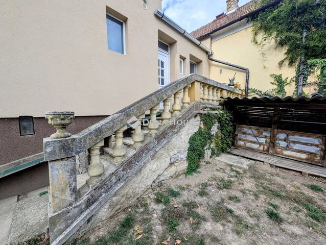 Eladó családi ház, Veszprémben 129 M Ft, 3 szobás