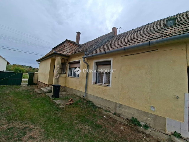 Eladó családi ház, Vágon 18 M Ft, 2 szobás