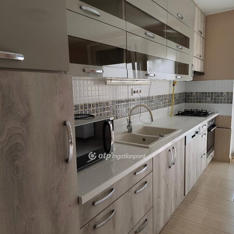 Kiadó téglalakás, albérlet, Nyíregyházán 200 E Ft / hó