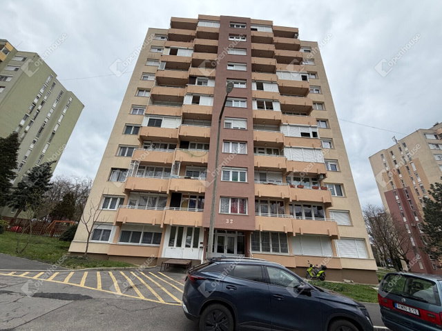 Eladó téglalakás, Zalaegerszegen 32.9 M Ft, 2 szobás