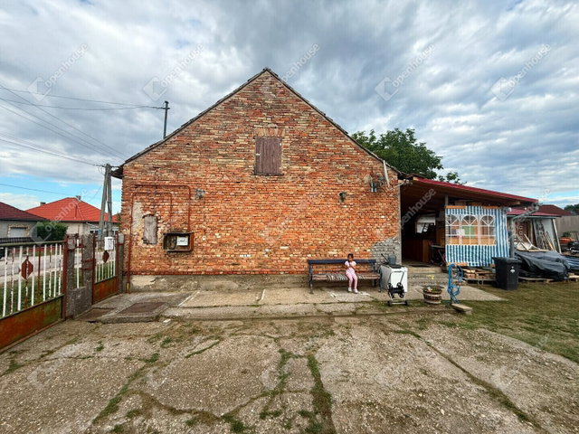 Eladó családi ház, Kaposváron 22.9 M Ft, 3 szobás