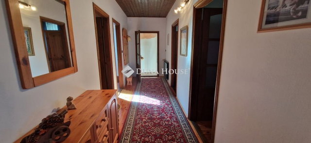 Eladó családi ház, Balatonfenyvesen, Úttörő utcában 130 M Ft
