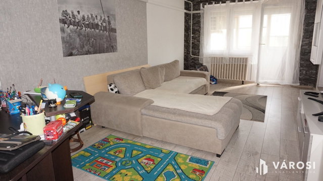 Eladó panellakás, Hódmezővásárhelyen 40 M Ft, 2 szobás