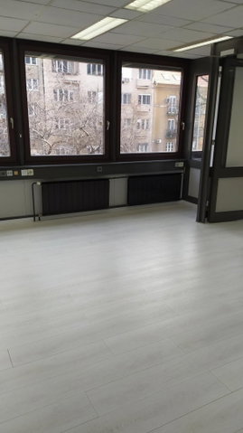 Kiadó iroda, Budapesten, III. kerületben 475 E Ft / hó, 4 szobás