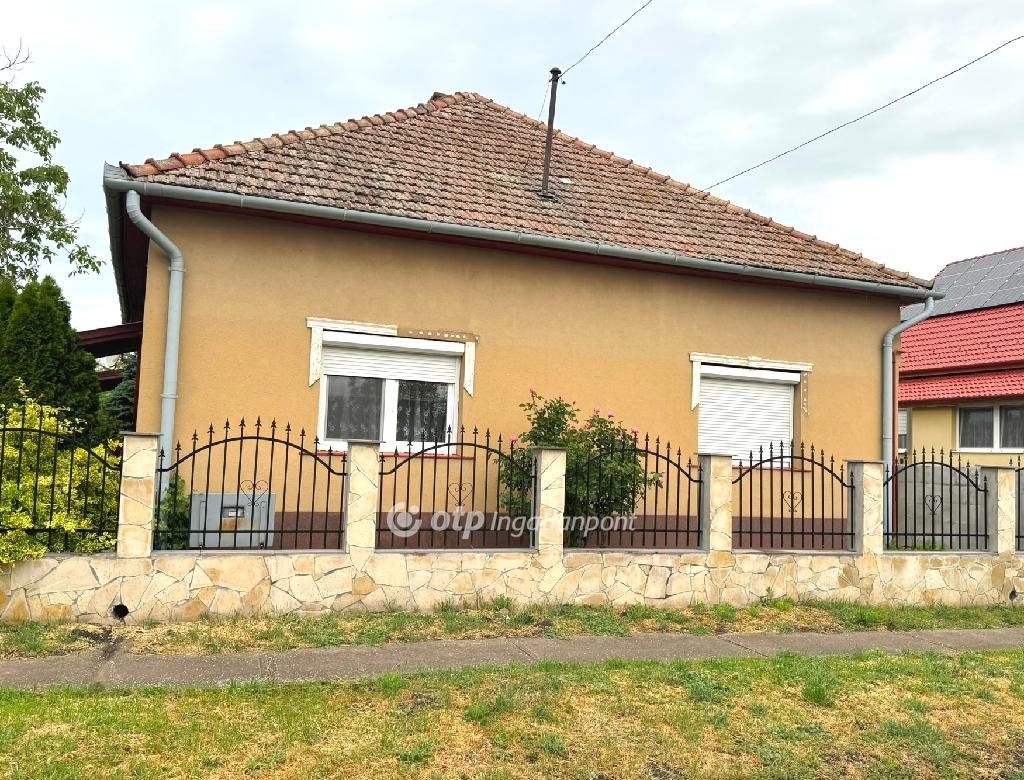 3 bed · 136m² · 32.800.000 ft
