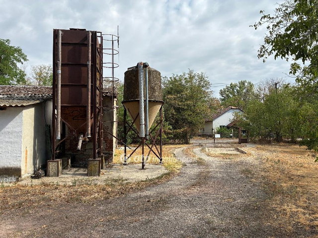 Eladó mezogazdasagi ingatlan, Kiskunfélegyházán 300 M Ft