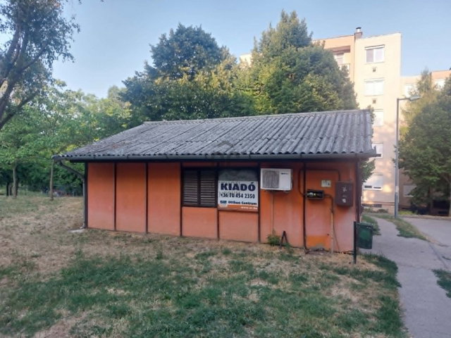 Kiadó ipari ingatlan, Szekszárdon 250 E Ft / hó