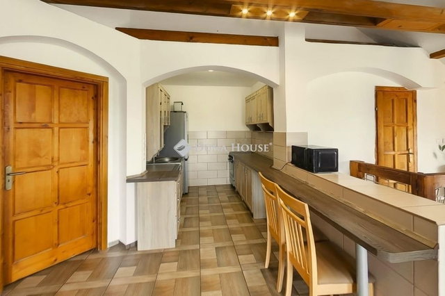 Eladó családi ház, Kőszárhegyen 150 M Ft, 8 szobás