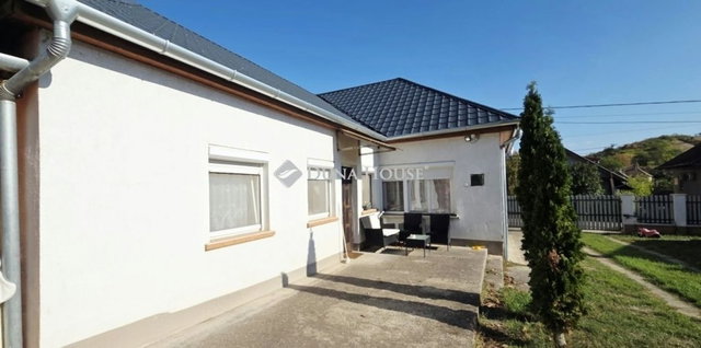 Eladó családi ház, Rádon 94.9 M Ft, 4 szobás