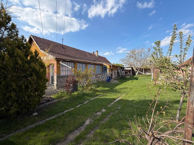 Eladó családi ház, Rácalmáson 19.9 M Ft, 2 szobás