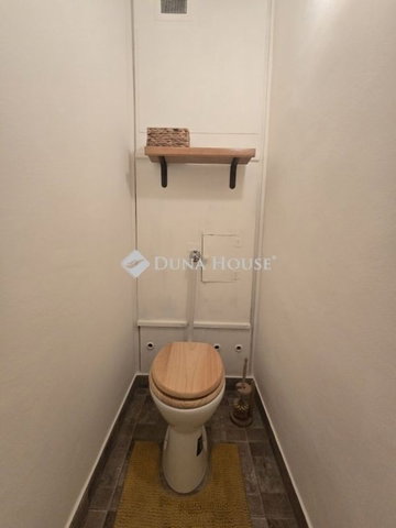 Eladó panellakás, Pécsett 47.99 M Ft, 2 szobás