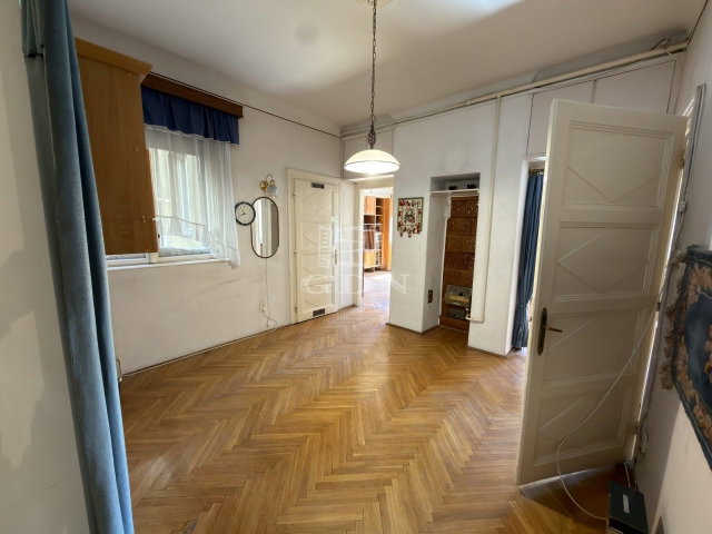 Eladó téglalakás, VIII. kerületben, Vajda Péter utcában