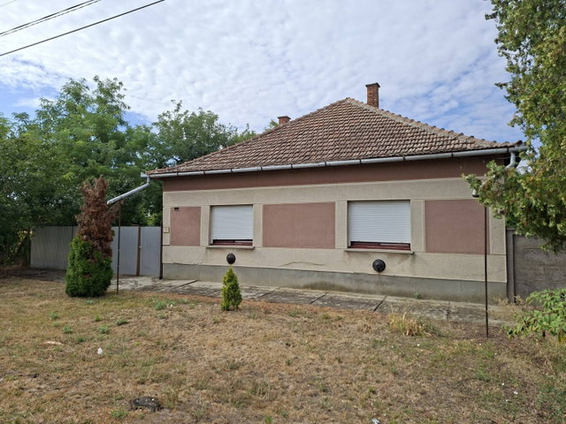 Eladó családi ház, Magyarbánhegyesen 9.8 M Ft, 3 szobás