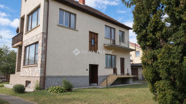 Eladó családi ház, Zsámbokon 69.9 M Ft, 8 szobás