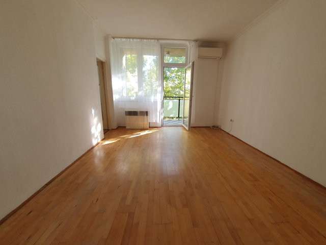 Eladó téglalakás, Budapesten, XX. kerületben, Orsolya utcában