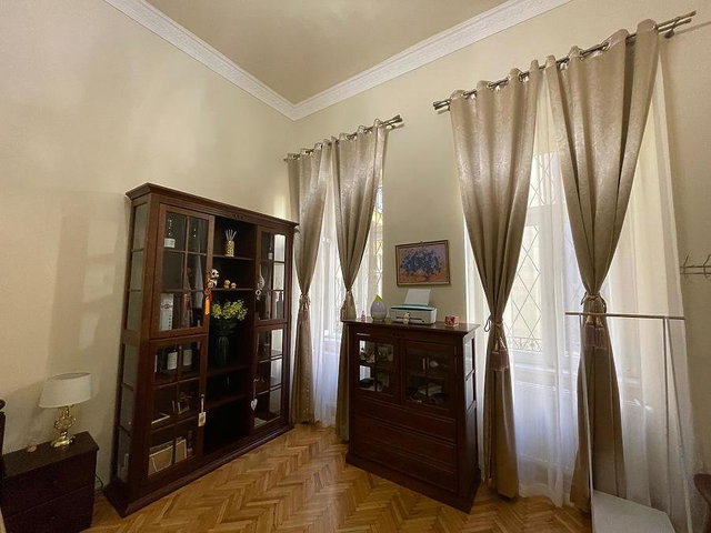 Eladó téglalakás, Budapesten, VI. kerületben, Hunyadi téren