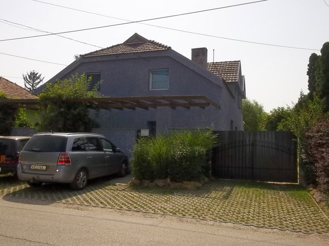 Eladó családi ház, Velencén 80 M Ft, 6 szobás