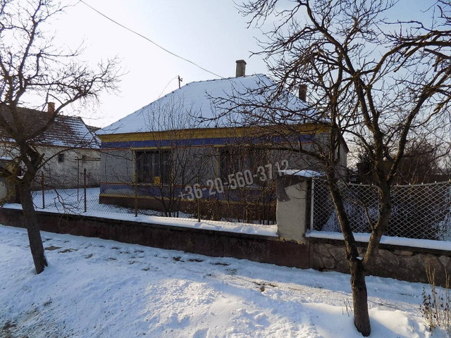 Eladó családi ház, Egyházaskeszőn 11.4 M Ft, 2 szobás