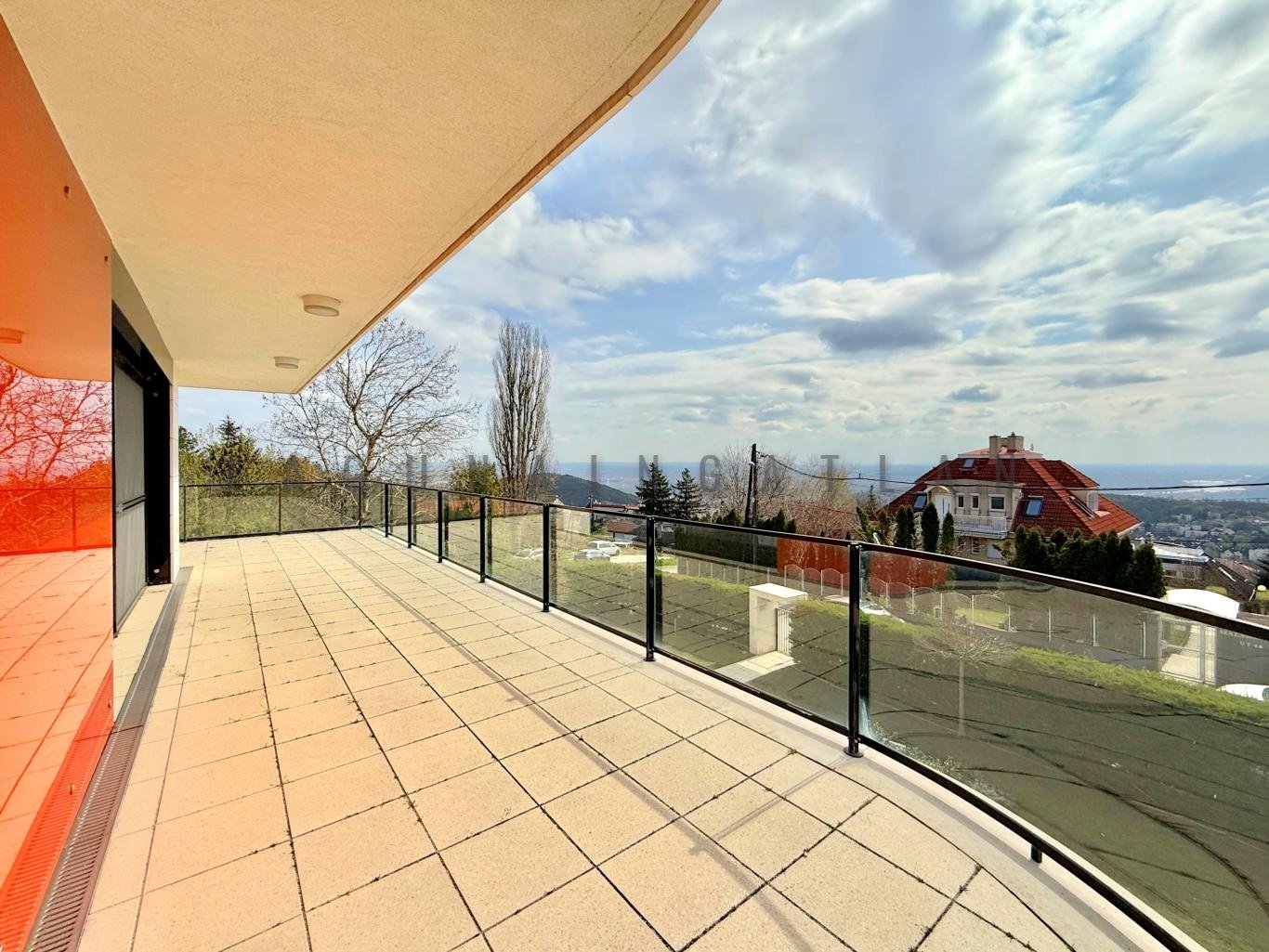 3 bed · 110m² · 726.000 ft