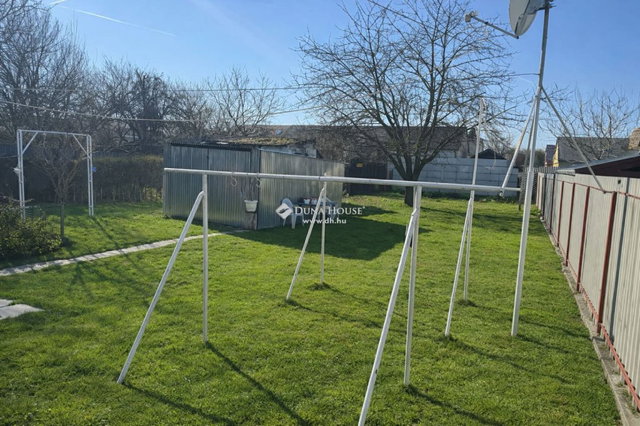 Eladó téglalakás, Bokodon 43.5 M Ft, 3 szobás