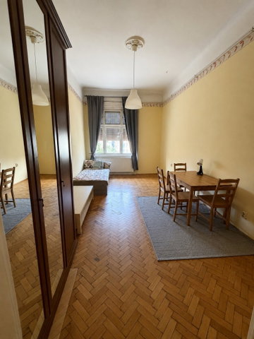 Eladó téglalakás, Budapesten, VIII. kerületben, Baross utcában
