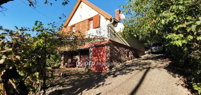 Eladó nyaraló, Tapolcán 65 M Ft, 1 szobás / költözzbe.hu