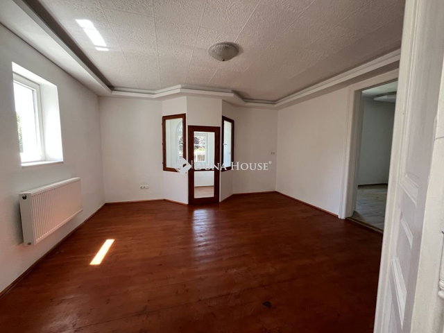 Eladó családi ház, Lőrinciben 49 M Ft, 3 szobás