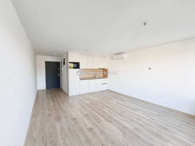 Eladó téglalakás, Budapesten, VI. kerületben 111 M Ft, 2 szobás