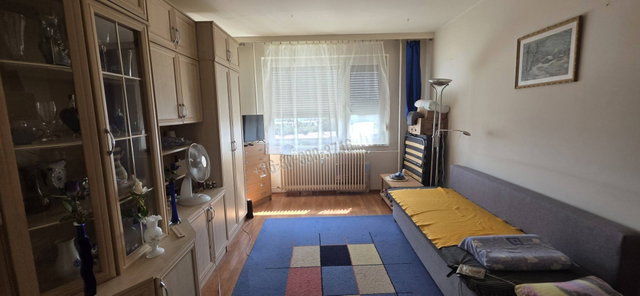 Eladó panellakás, Dunaújvárosban 23.5 M Ft, 1 szobás