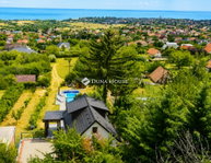 Eladó nyaraló, Balatonalmádiban 144 M Ft, 2 szobás