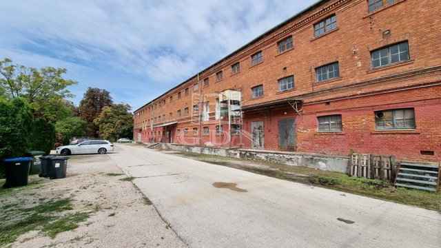 Kiadó ipari ingatlan, Székesfehérvárott 320 E Ft / hó