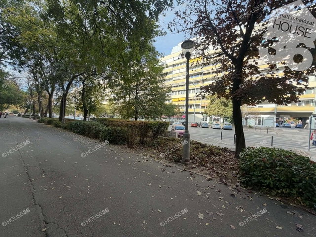 Eladó panellakás, Kecskeméten 39.99 M Ft, 2 szobás